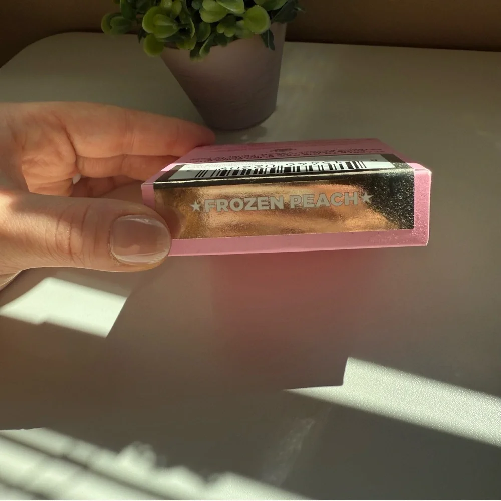 Jeffree Star Supreme Frost Frozen Peach Highlighting Makeup Powder NEW - Picture 6 of 10